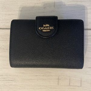 Coach Wallet medium corner zip